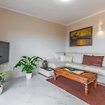 Three-bedroom In Apartman *
