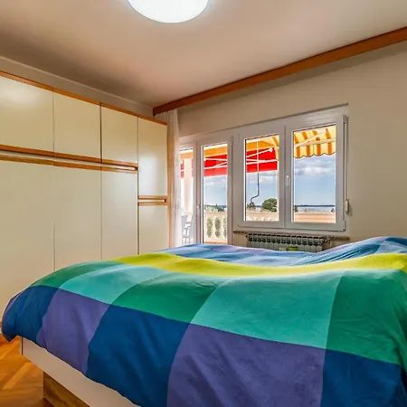 Three-bedroom In Vodnjan Vodnjan