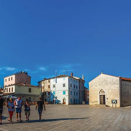 Lägenhet Three-bedroom In Vodnjan