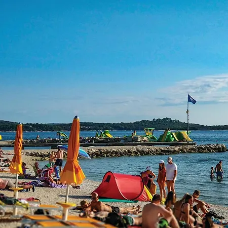 Amazing In Vodnjan With House Sea View * Mednjan