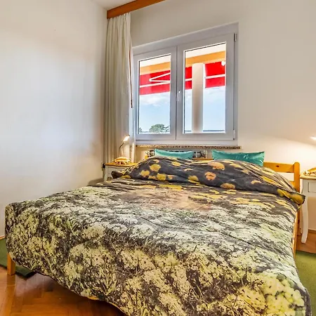 Three-bedroom In וודניאן