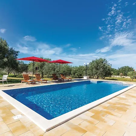 Three-bedroom In Vodnjan Lägenhet