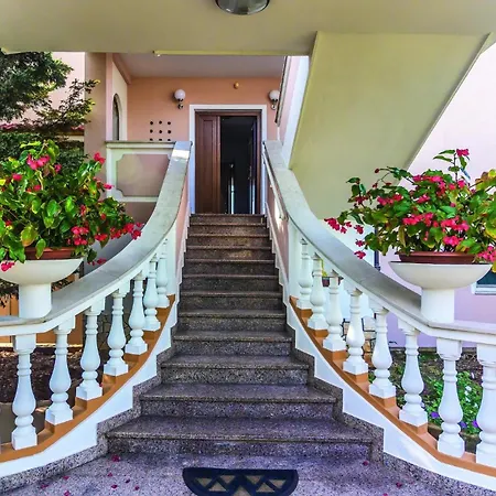 Lägenhet Three-bedroom In Vodnjan *