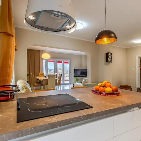דירה Three-bedroom In וודניאן