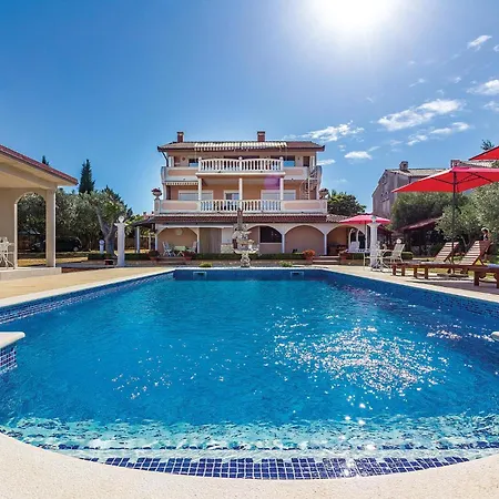 Three-bedroom In Vodnjan * Mednjan