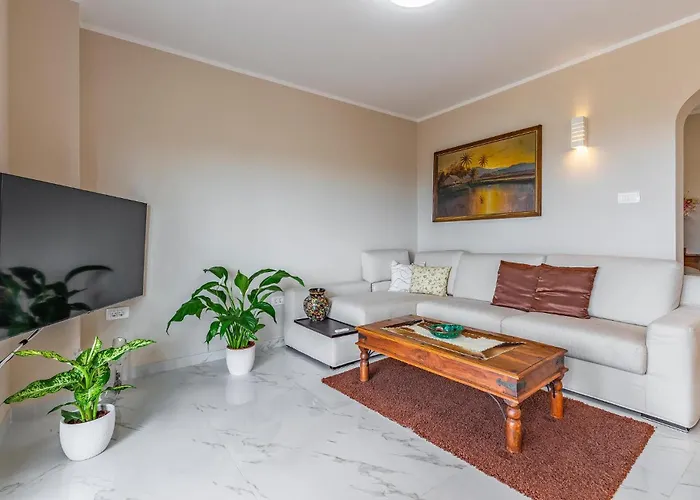 Three-bedroom In Vodnjan Appartement *