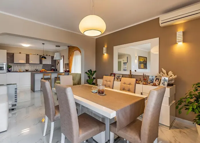 Three-bedroom In Vodnjan Vodnjan