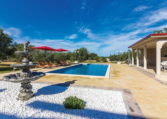 דירה Three-bedroom In *