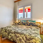Three-bedroom In 沃德年