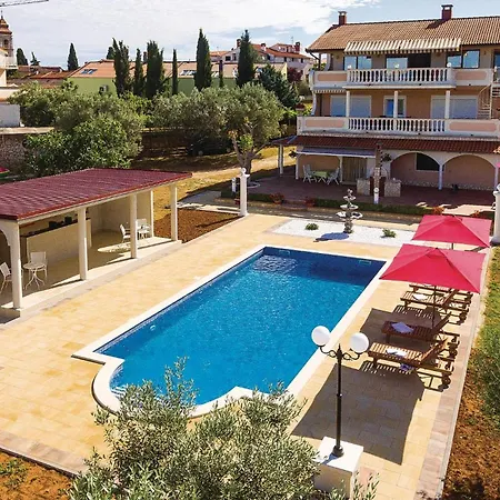 Apartment Amazing In Vodnjan With House Sea View