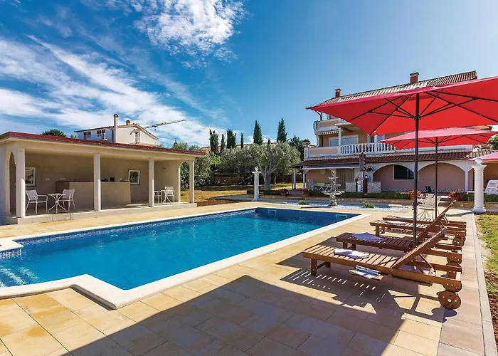 דירה Three-bedroom In *