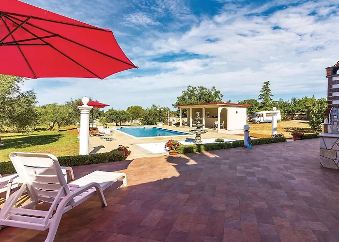 Three-bedroom In Apartmán Vodnjan